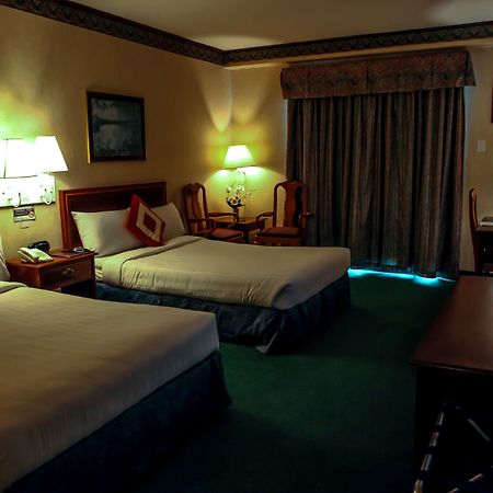 Days Hotel Tagaytay Tagaytay City Esterno foto