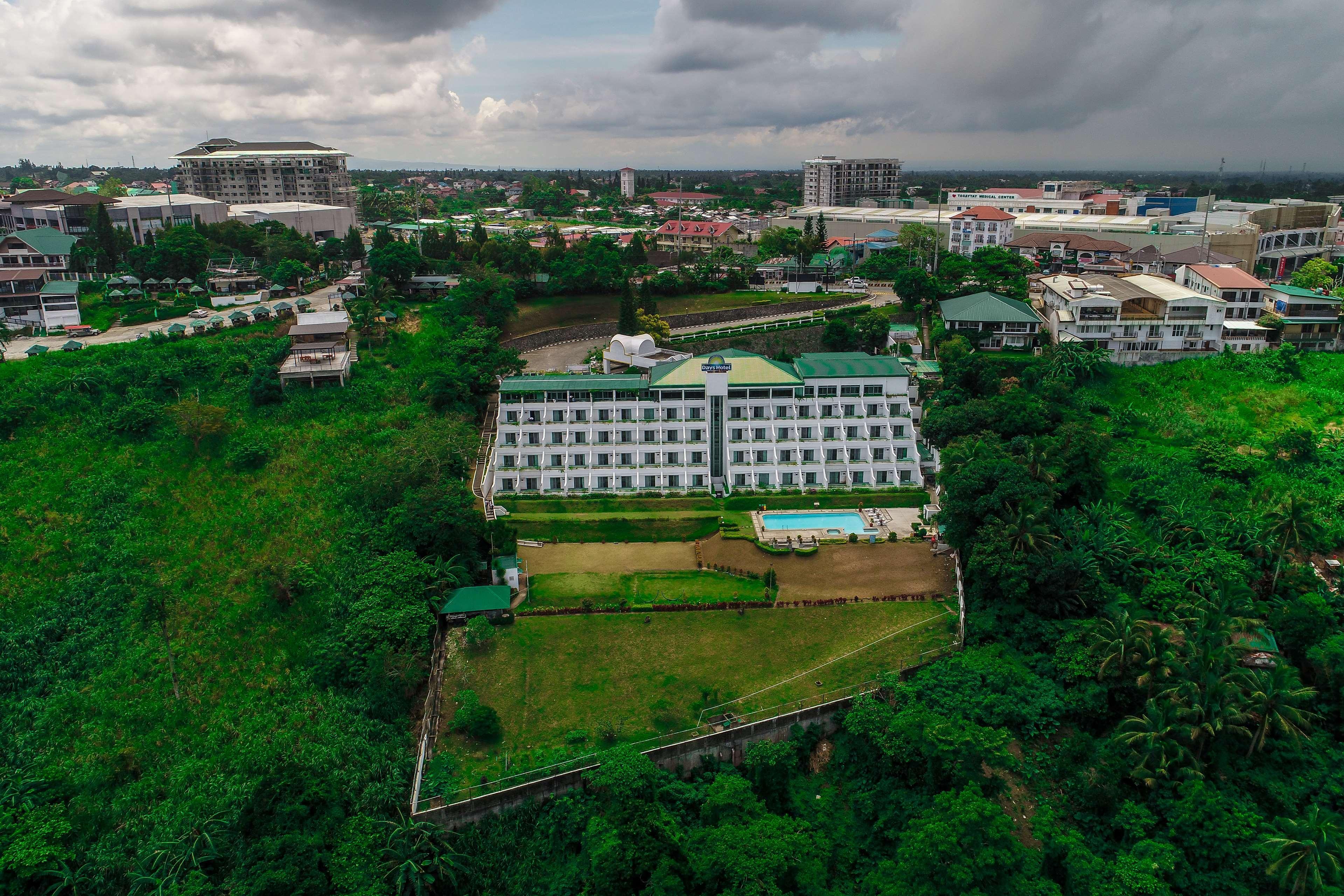 Days Hotel Tagaytay Tagaytay City Esterno foto