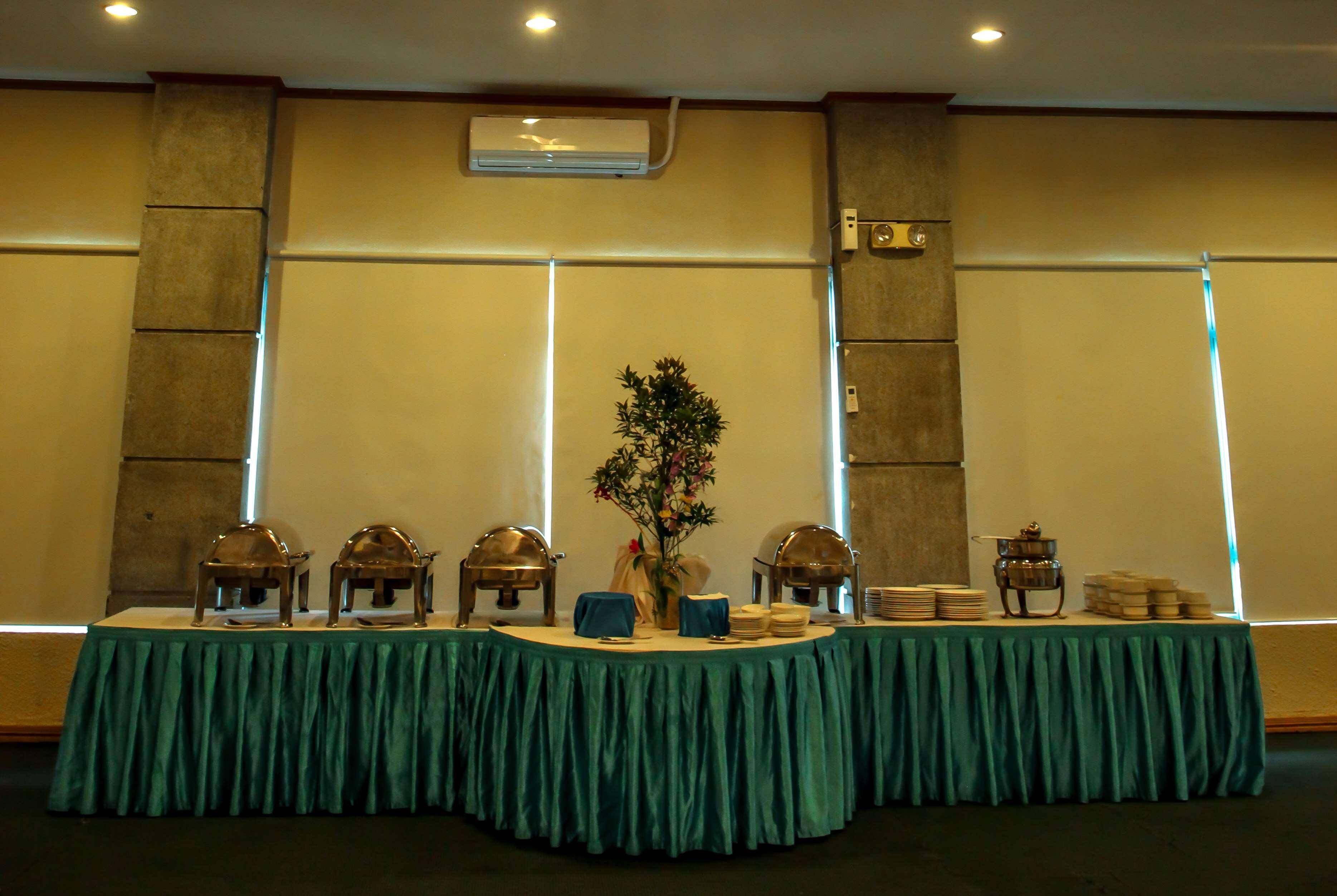 Days Hotel Tagaytay Tagaytay City Esterno foto