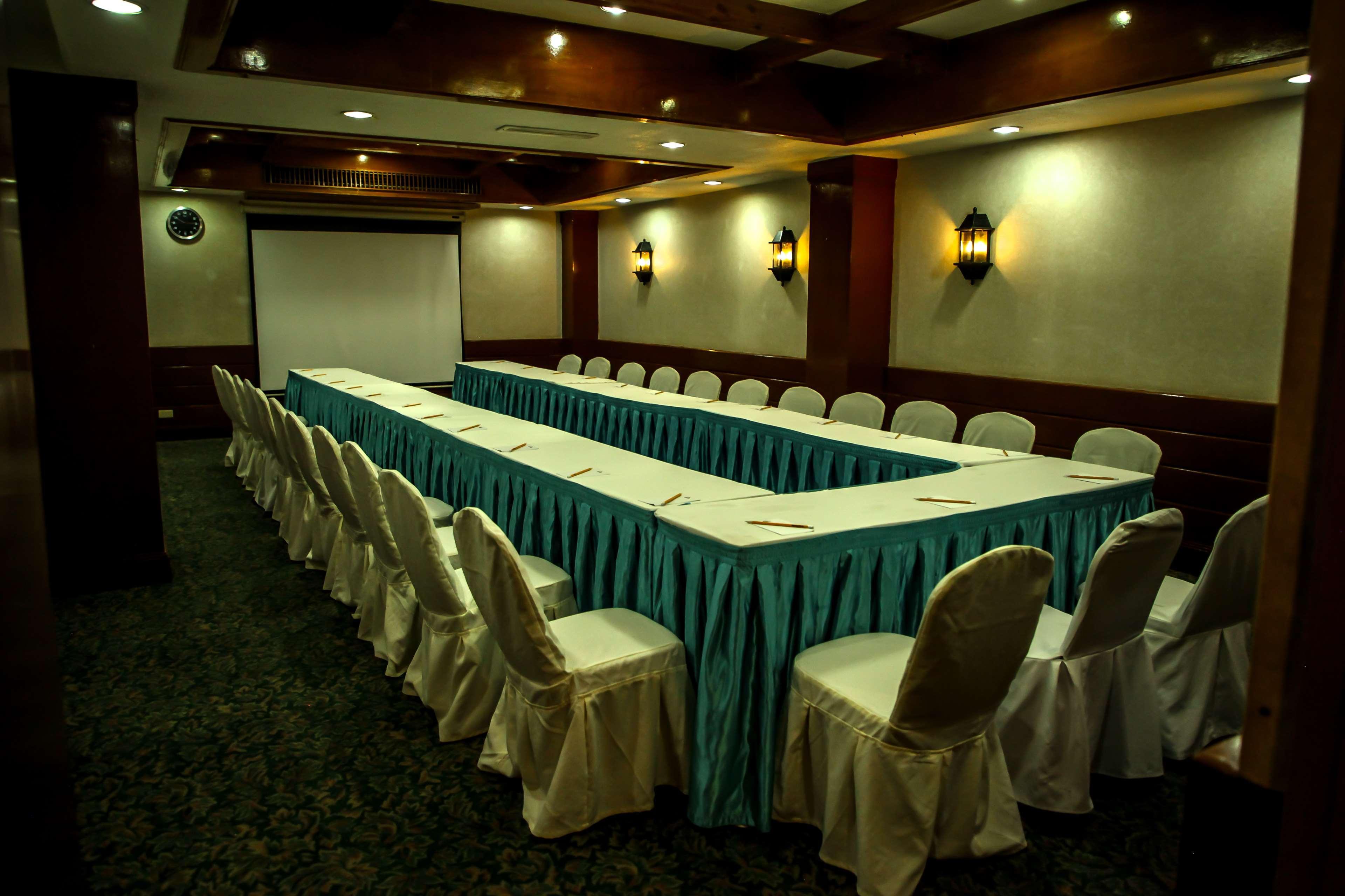 Days Hotel Tagaytay Tagaytay City Esterno foto
