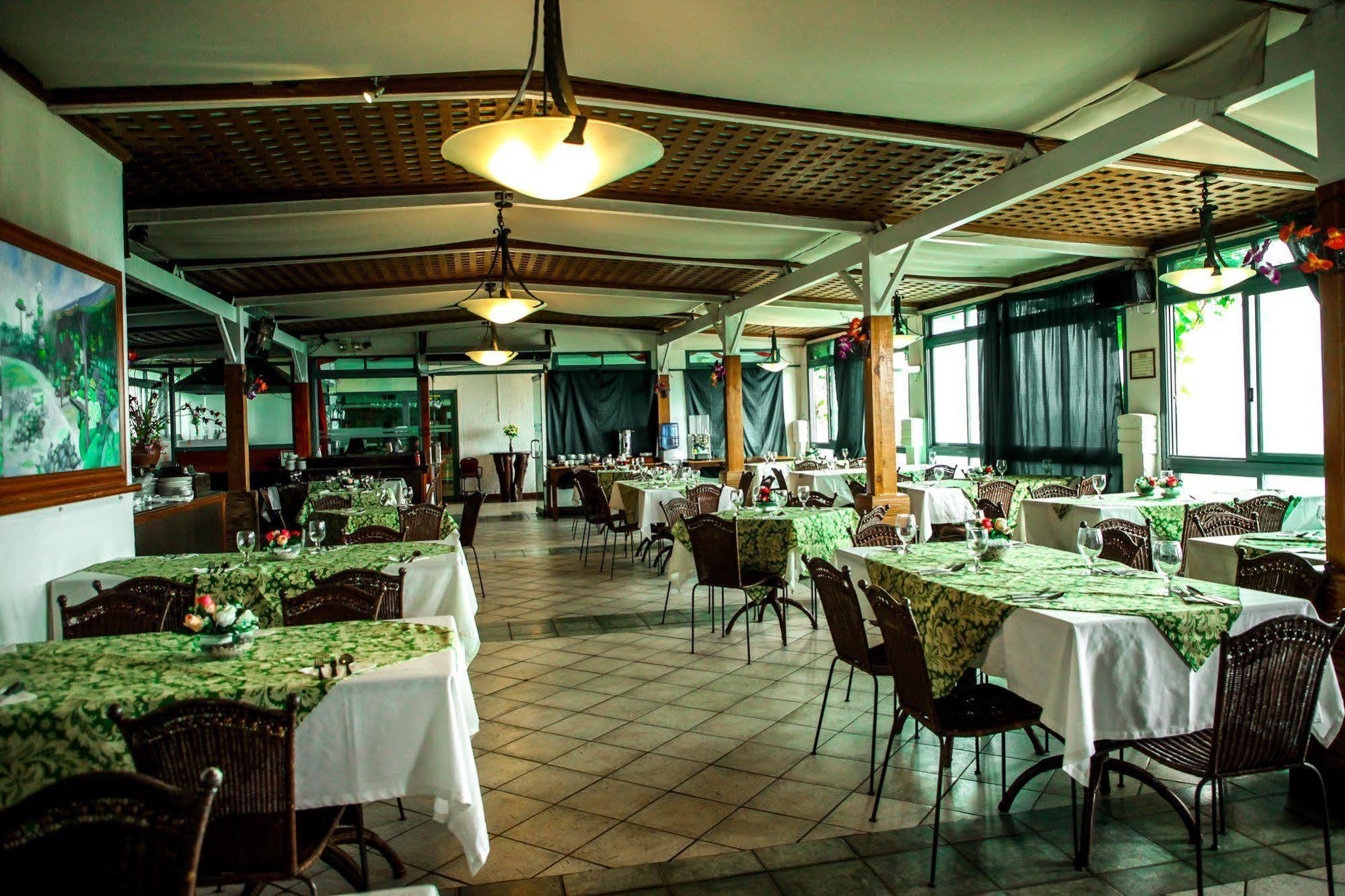Days Hotel Tagaytay Tagaytay City Esterno foto
