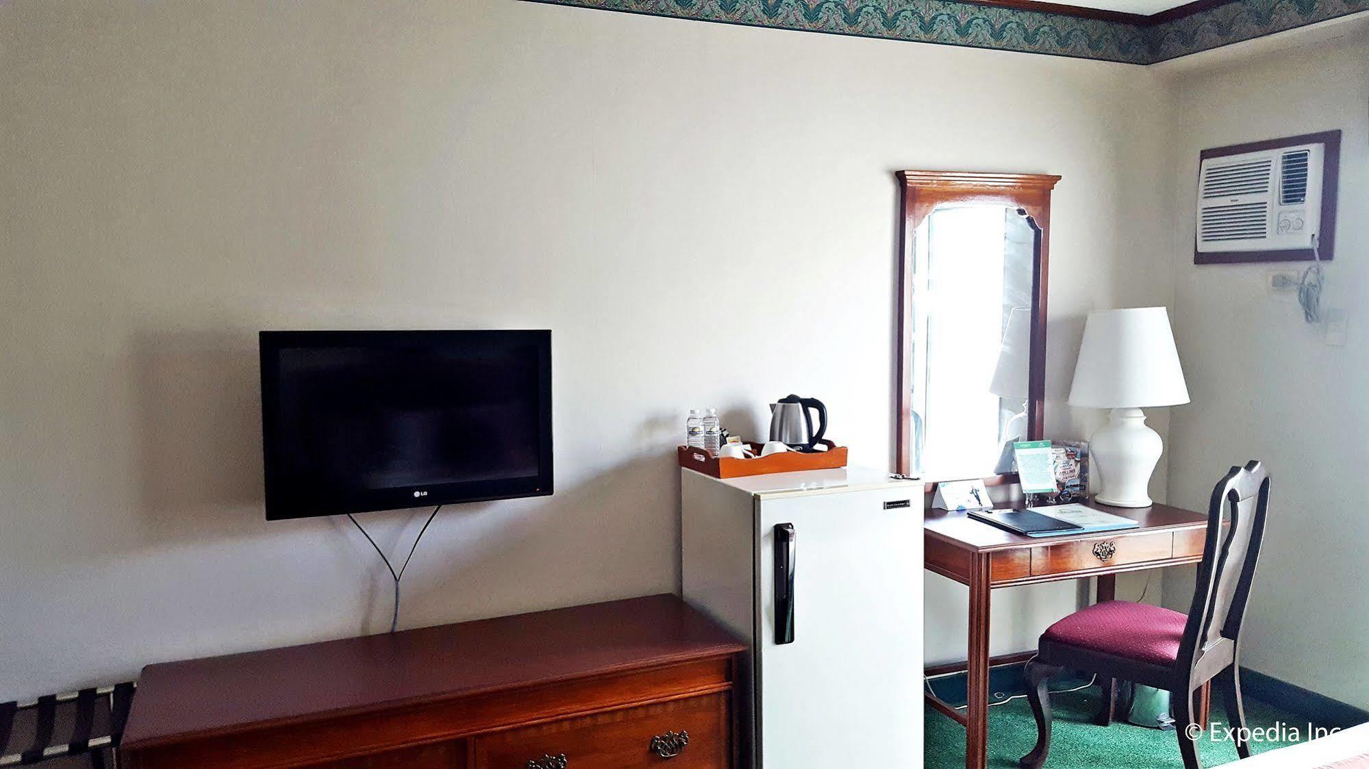 Days Hotel Tagaytay Tagaytay City Esterno foto