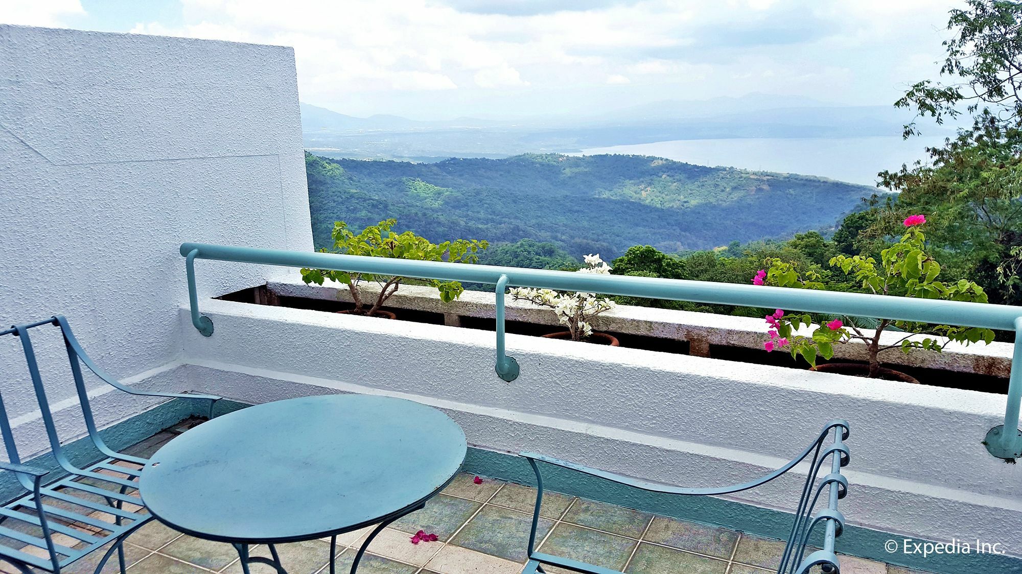 Days Hotel Tagaytay Tagaytay City Esterno foto
